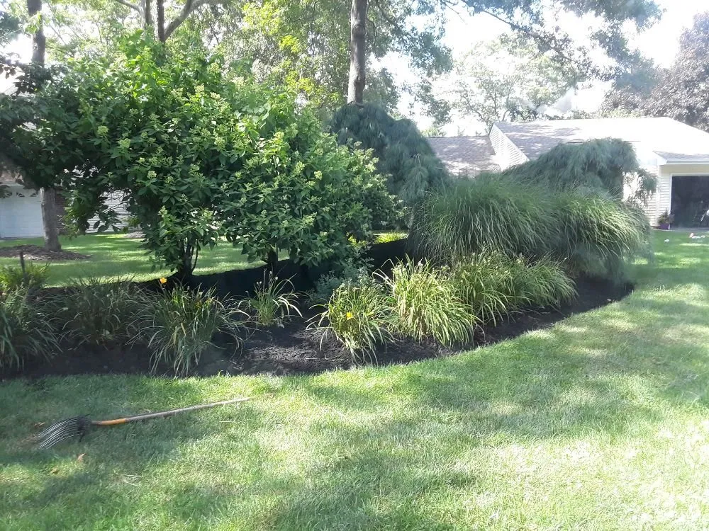 Affordable yard maintenance with custom design in Central Islip, NY by Mjdbonilla Landscaping