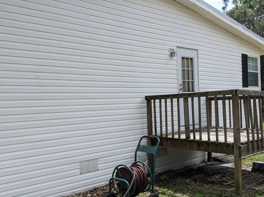 Local lawn mowing service in Hawthorne, FL by MJ's Lawn & Garden