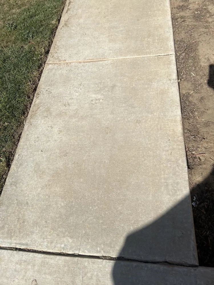 Top-rated yard maintenance for year-round maintenance in Hanford, CA by MJ's Lawn Care