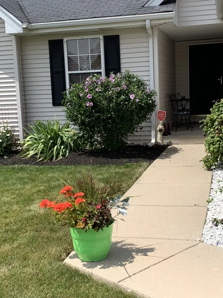 Local lawn mowing service in Joliet, IL - MJs Lawncare
