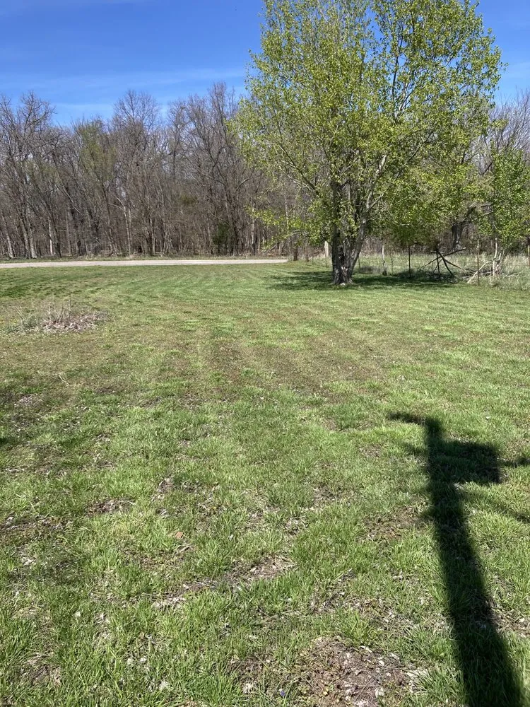 Affordable yard cleanup service for homes across Bolivar, MO - MK Cleanup