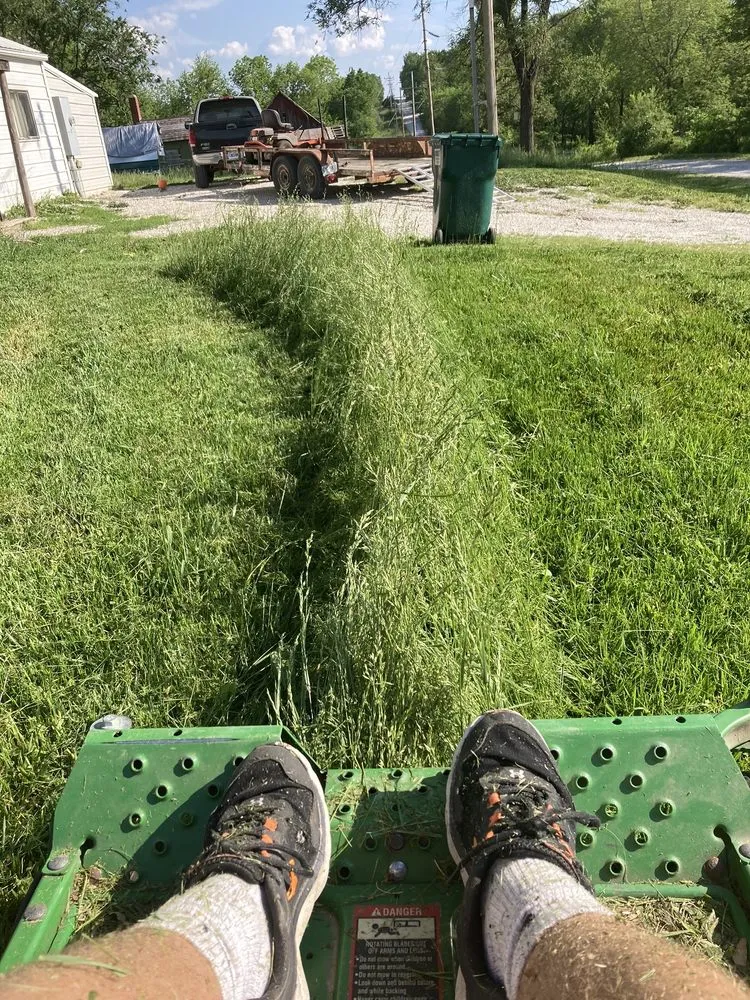 Expert garden landscaping in Bolivar, MO - MK Cleanup