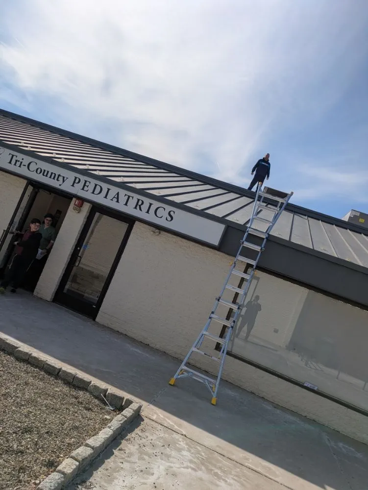 Expert lawn mowing service in Elkton, MD - MKM360