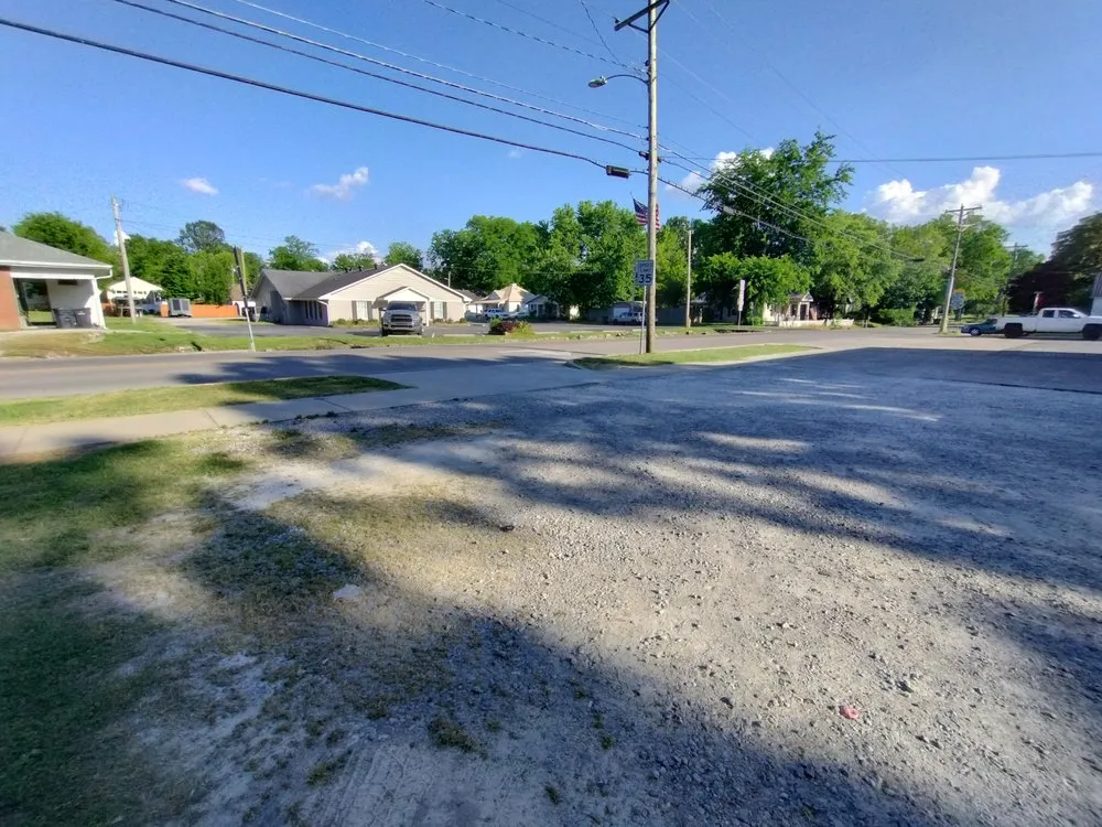 Local yard cleanup service in Princeton, KY by MKZ Enterprises