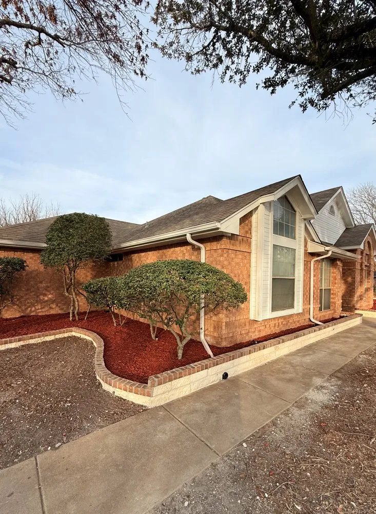 Reliable yard maintenance for beautiful yards across DeSoto, TX - MLC & General Service