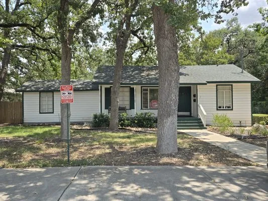 MLC Landscaping Logo