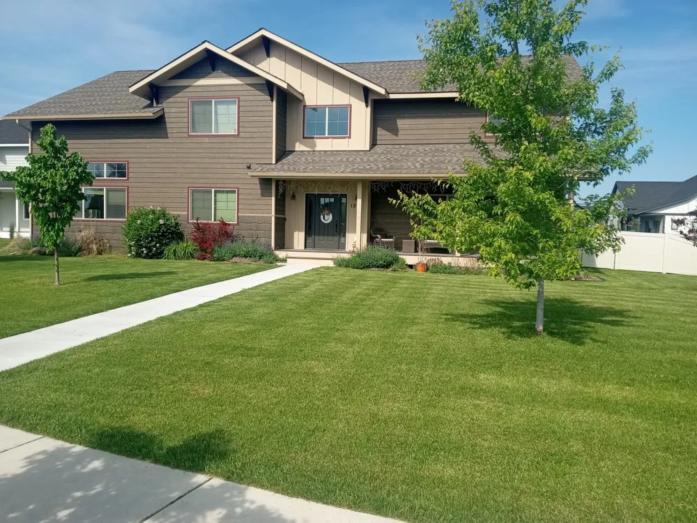Expert lawn mowing service in Rathdrum, ID - MLC Lawn & Tree