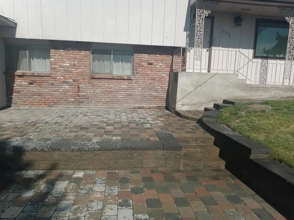 Trusted landscaping services with custom design in Clarkston, WA by Mlr Construction