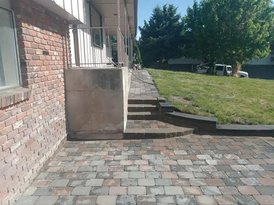 Local yard maintenance for beautiful yards in Clarkston, WA by Mlr Construction