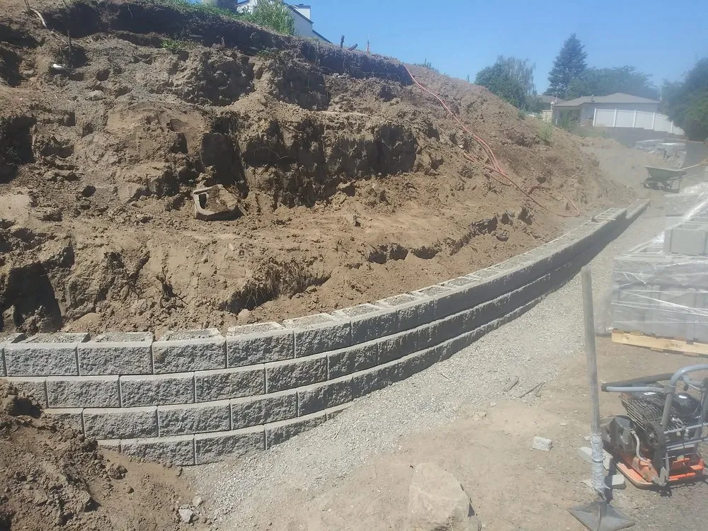 Affordable landscape design for beautiful yards in Clarkston, WA by Mlr Construction