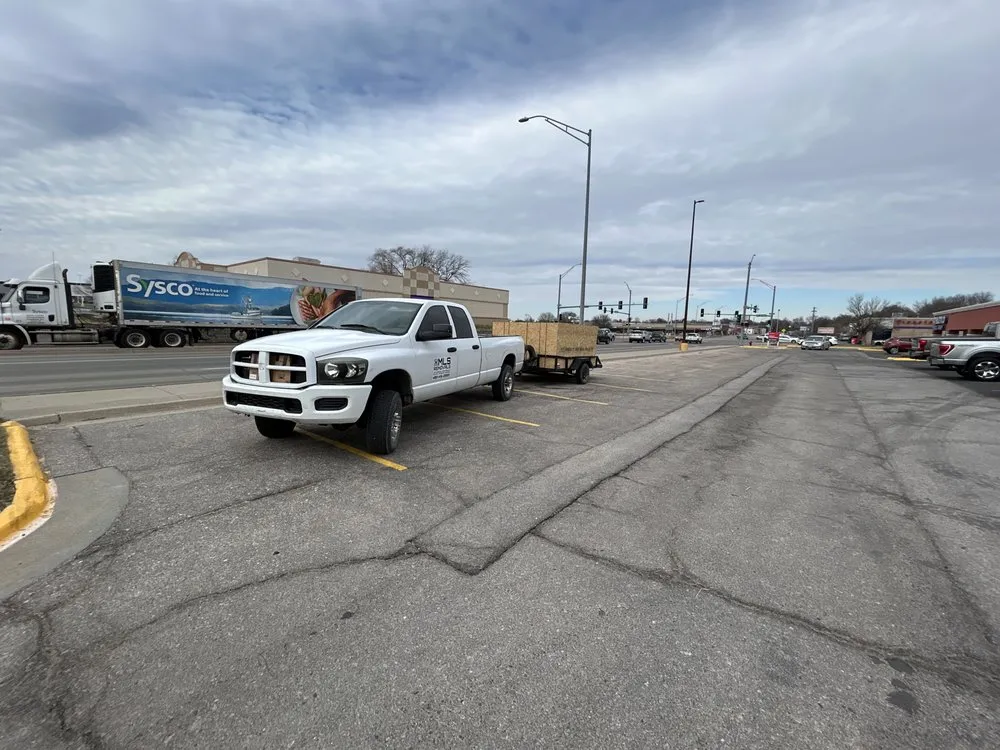 Reliable residential landscaping in Lincoln, NE by MLS Removals