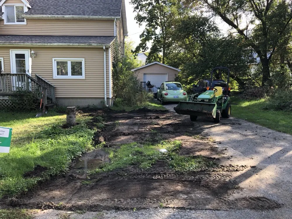 Expert yard maintenance in Davison, MI - MLT Outdoor Services