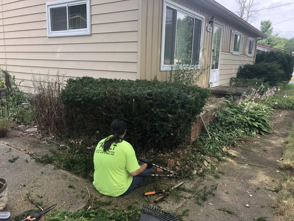 Affordable landscaping services experts serving Davison, MI - MLT Outdoor Services