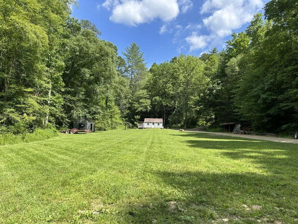 Trusted lawn care service near you across Etowah, TN - M&M Cleaning Services