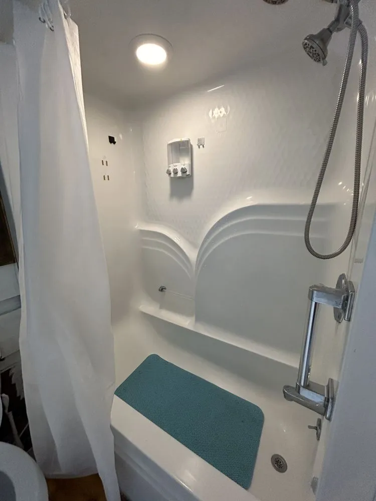 Affordable residential landscaping experts serving Etowah, TN - M&M Cleaning Services