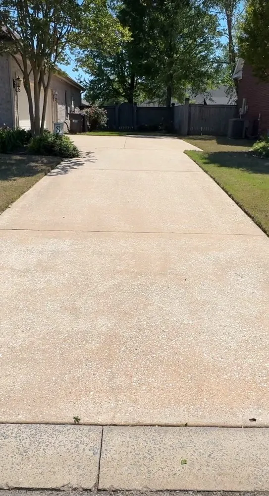 Reliable outdoor landscaping for year-round maintenance across Franconia, VA - M&M Cleaning Services