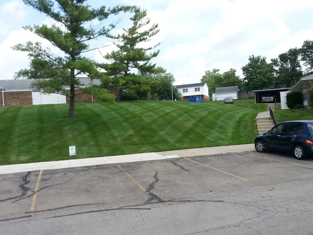 Professional yard cleanup service in Dayton, OH - M&M Commercial Lawn and Landscaping