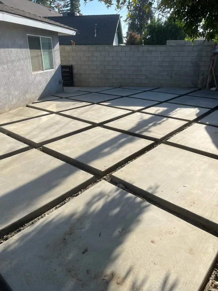 Custom lawn care service for homes in Bakersfield, CA by M&M Landscape and Concrete