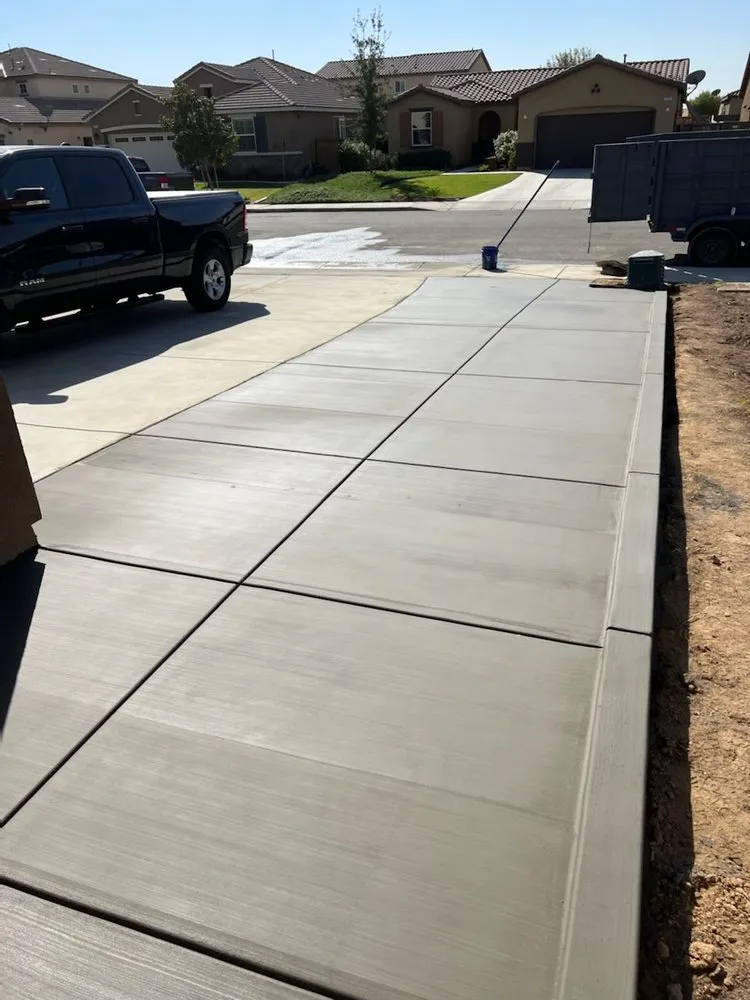 Local yard maintenance experts serving Bakersfield, CA - M&M Landscape and Concrete