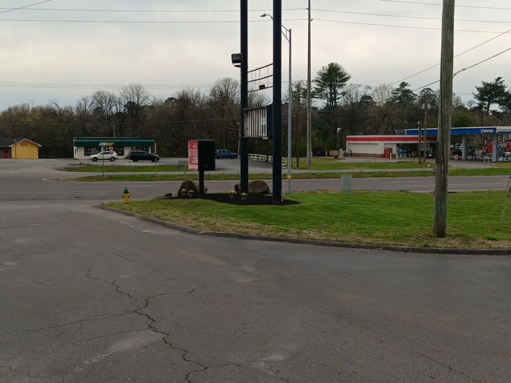 Expert yard maintenance for beautiful yards in Athens, TN by M&M Landscape