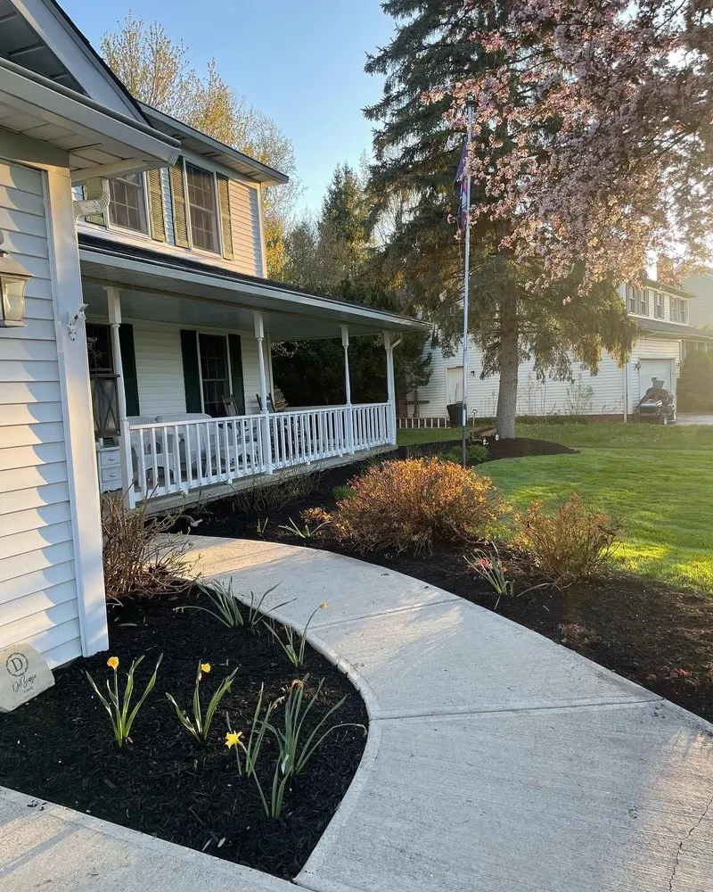 Top-rated garden landscaping experts serving Chagrin Falls, OH - M&M Landscape services