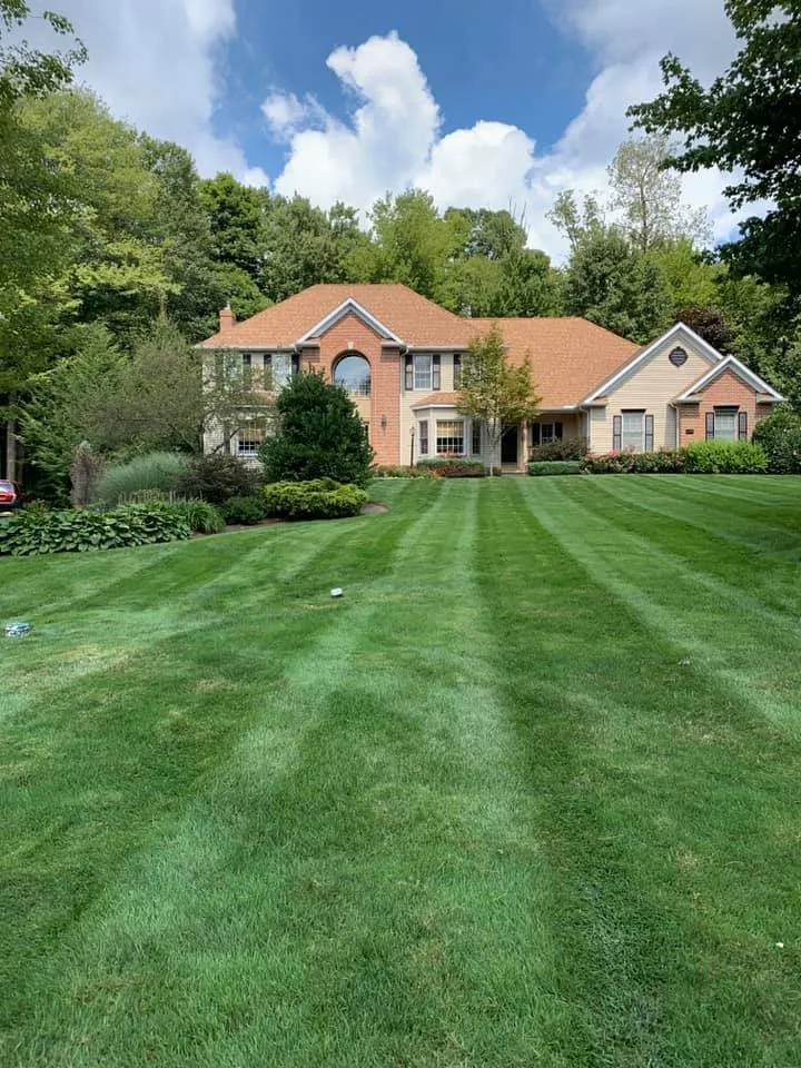 Custom yard maintenance experts serving Chagrin Falls, OH - M&M Landscape services