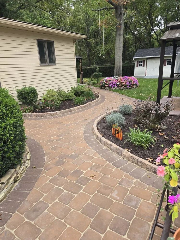 Custom lawn mowing service in Monroeville, NJ - MM Landscaping