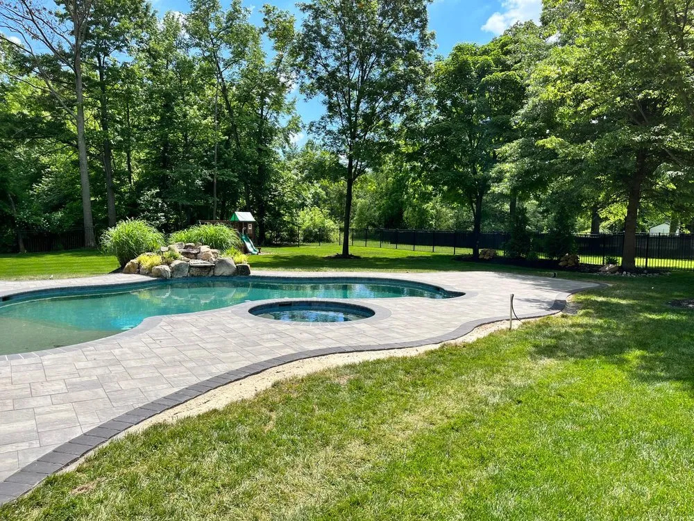 Custom landscape installation experts serving Monroeville, NJ - MM Landscaping