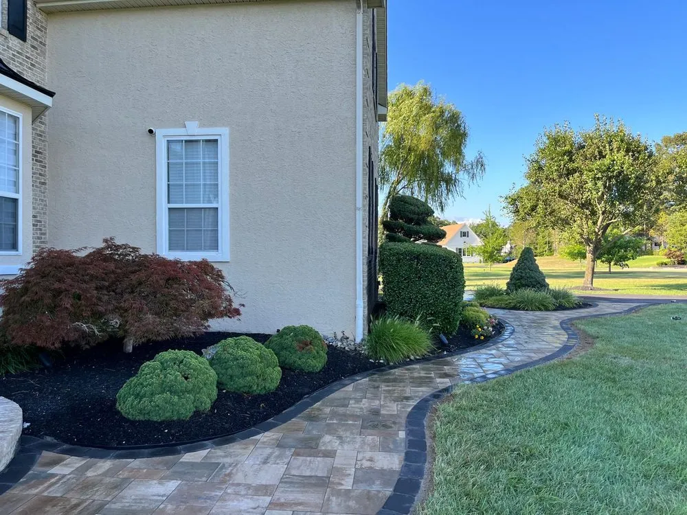 Expert garden landscaping experts serving Monroeville, NJ - MM Landscaping