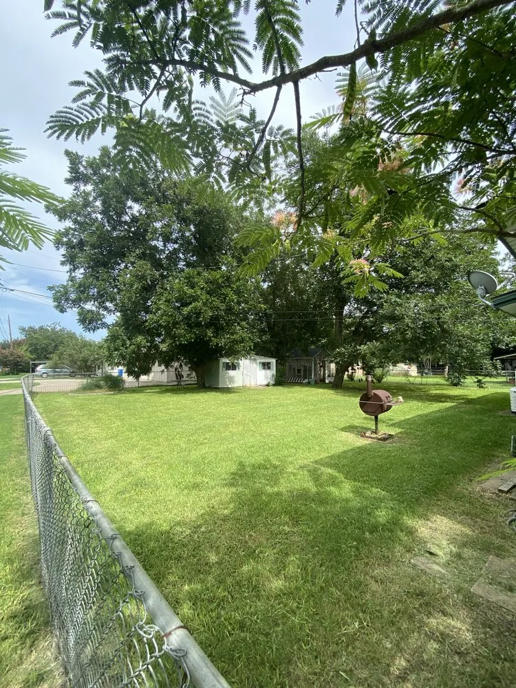 Expert lawn mowing service for residential properties across Taylor, TX - M&M Landscaping Services