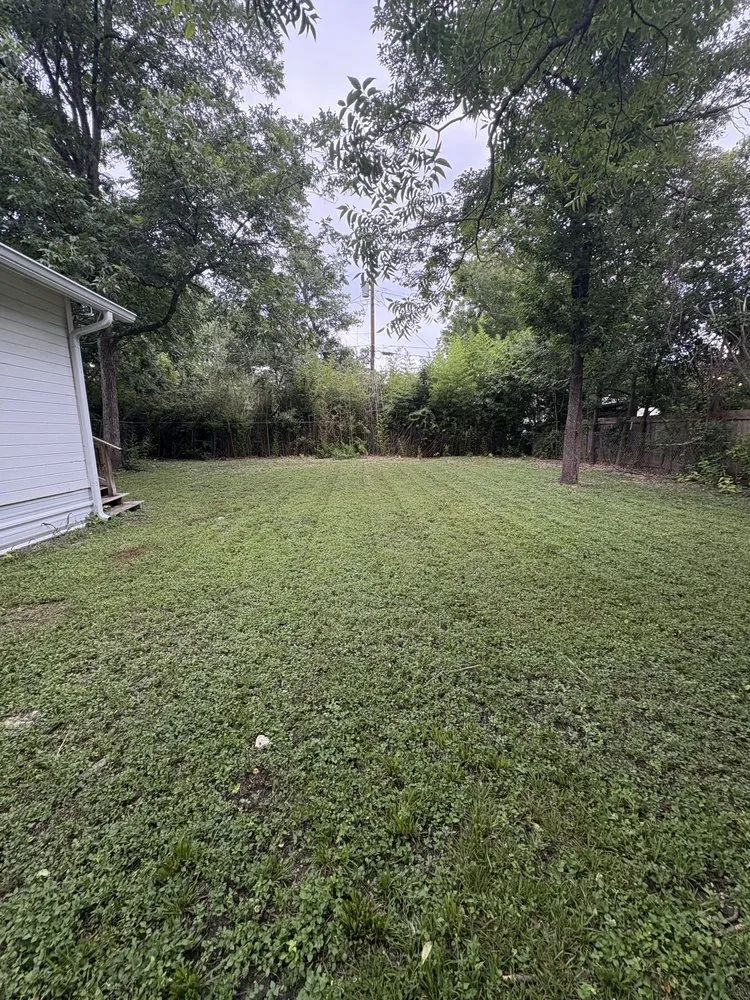 Professional lawn mowing service in Taylor, TX - M&M Landscaping Services