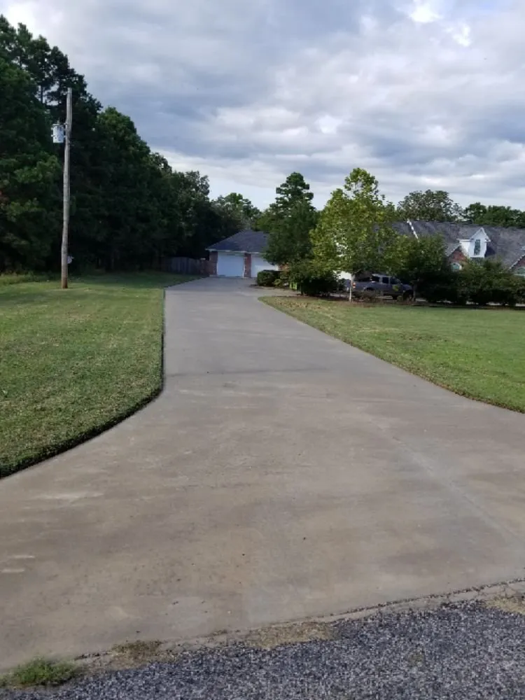 Local garden landscaping experts serving Knoxville, AR - M&M Lawn Care