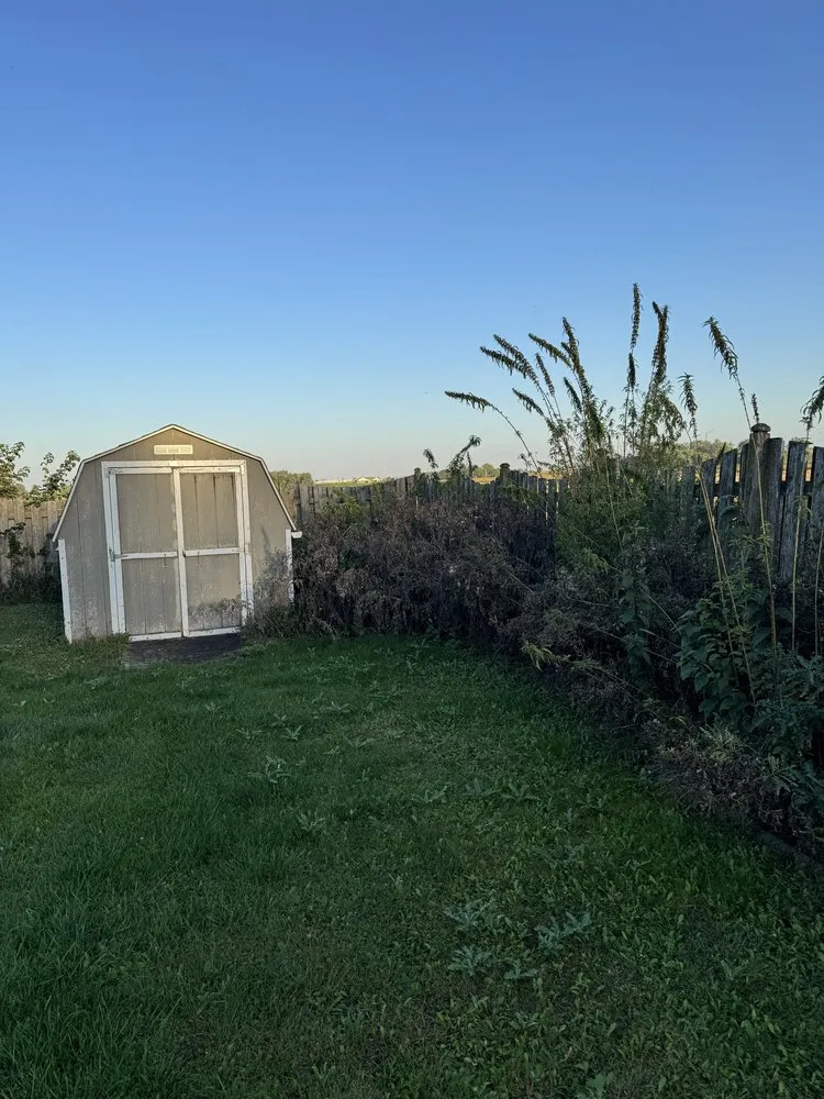 Professional residential landscaping experts serving Freedom, WI - M&M Lawn Care Services