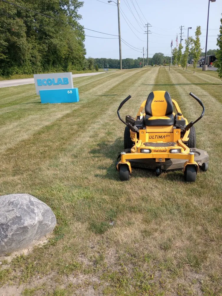 Custom lawn care service in Andrews, IN - M&M Outdoor Services