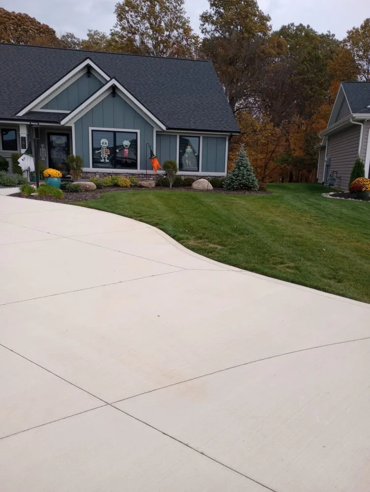 Top-rated lawn mowing service near you in Andrews, IN by M&M Outdoor Services