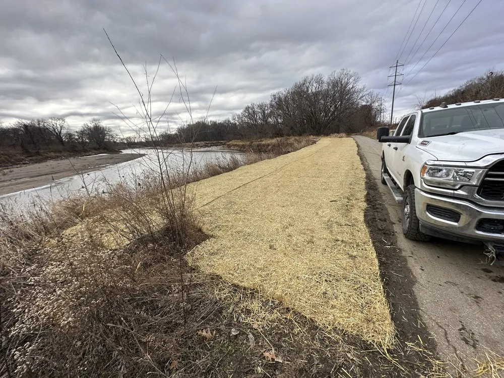 Top-rated residential landscaping experts serving Des Moines, IA - M&m Outdoor Services