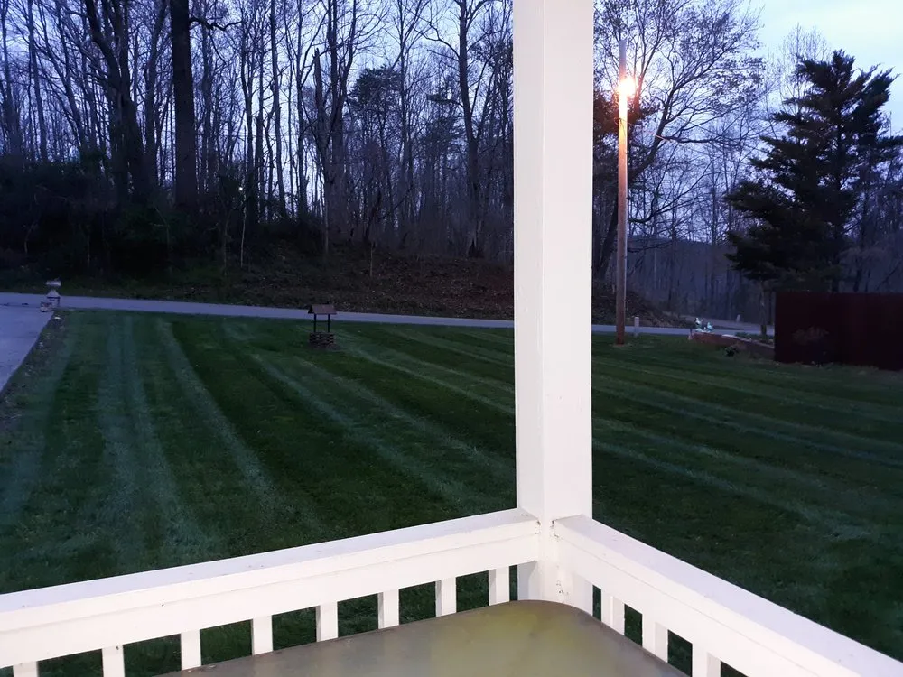 Reliable lawn care service in Martinsville, VA - M&M services of mhc