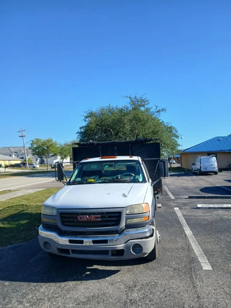 Expert yard cleanup service in Cape Coral, FL by MMC National