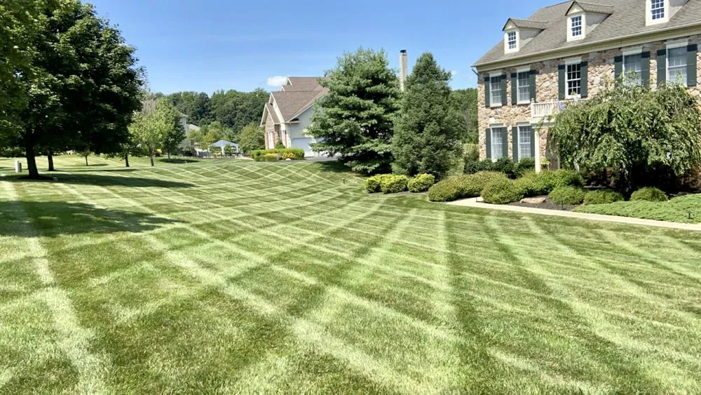 Reliable lawn care service for homes across Pittstown, NJ - MMM Landscaping