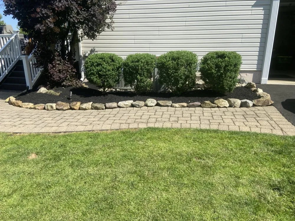 Reliable yard cleanup service in Pittstown, NJ by MMM Landscaping