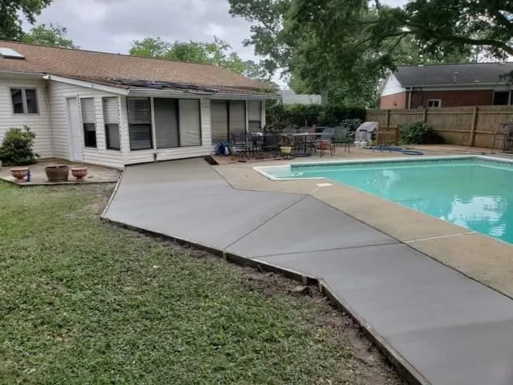 Trusted residential landscaping for beautiful yards in Portsmouth, VA by M&M's Concrete and Masonry