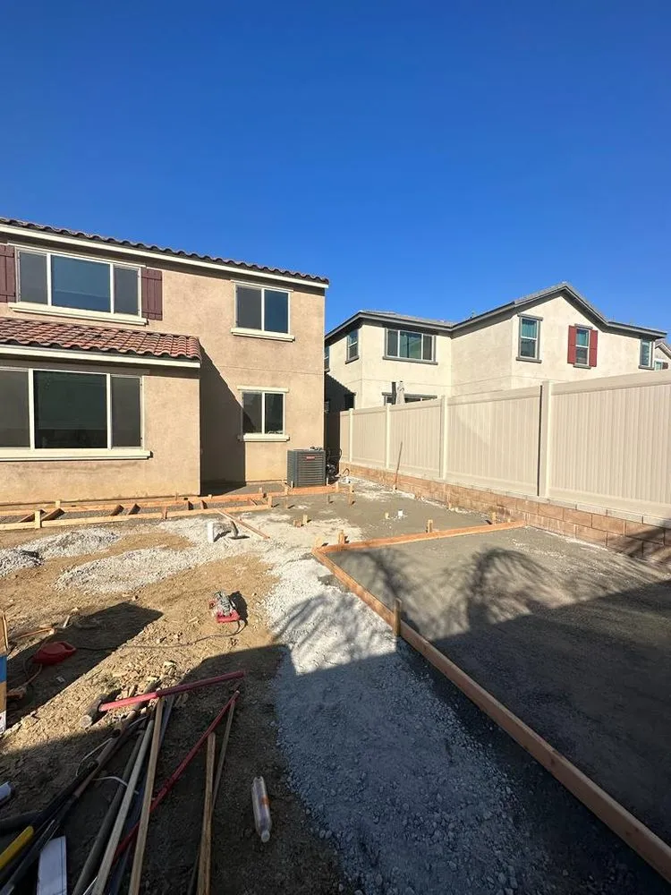 Custom yard cleanup service with custom design across Wildomar, CA - Méndez Landscaping