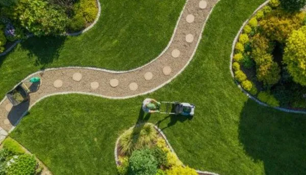 Mo Betta Landscaping Logo