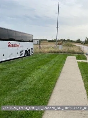 Expert lawn care service near you in Kansas City, MO by Mo Kutz Lawn & Snow Removal