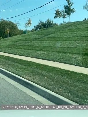 Top-rated lawn care service for homes across Kansas City, MO - Mo Kutz Lawn & Snow Removal