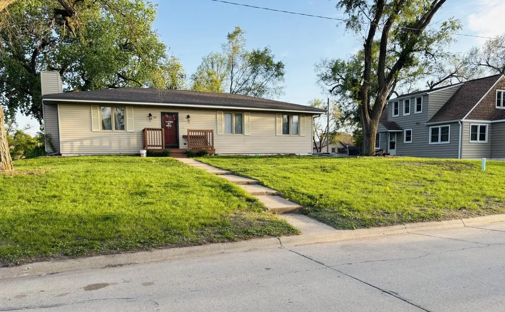 Expert lawn mowing service near you across Omaha, NE - Moars Lawn and Services