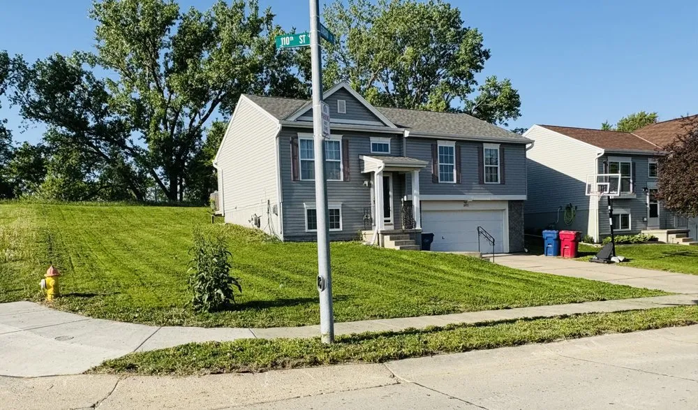 Reliable yard cleanup service in Omaha, NE - Moars Lawn and Services