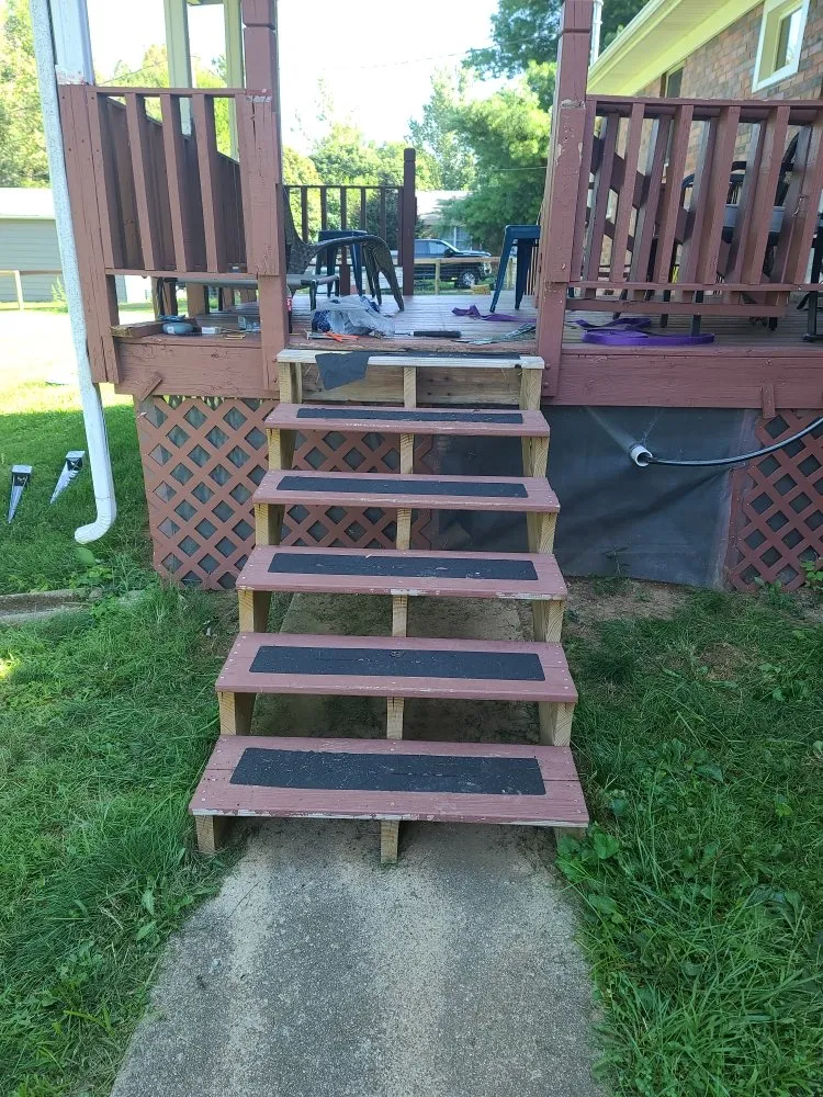 Expert yard cleanup service in Lexington, KY - Mobile Services Handyman Home Improvements