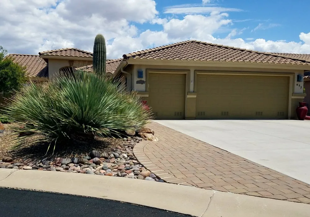 Expert yard maintenance in Sahuarita, AZ by Mochomo's Landscape