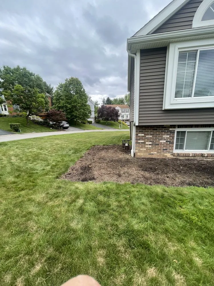 Custom residential landscaping experts serving Bridgeville, PA - Modelo Landscaping